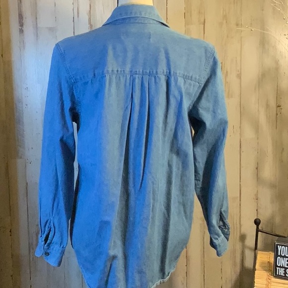 Kate Scott denim holiday dog button down. Size M - Picture 5 of 6